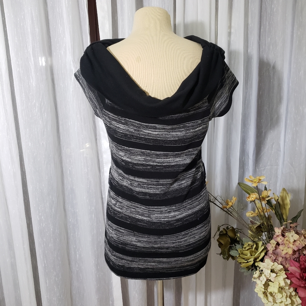 Heart Soul size L black and gray top.